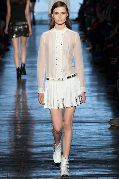 Look 28